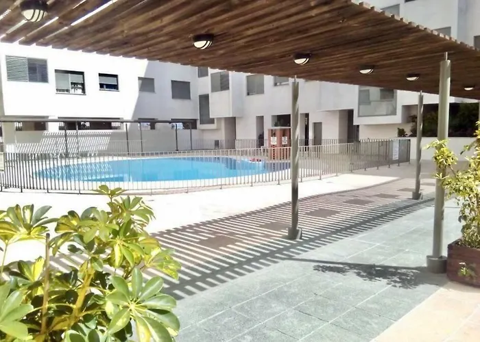 Apartamento Nuevo Con Piscina, Temporada