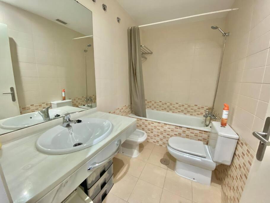 Apartamento Nuevo Con Piscina, Temporada Apartment *